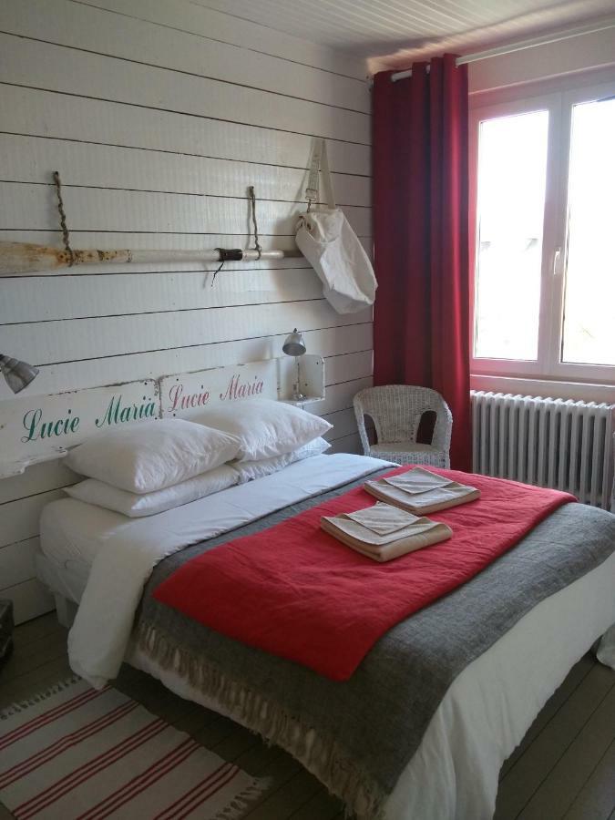Hote Antique Hotel บรินโญก็อง-ปลาจ ภายนอก รูปภาพ